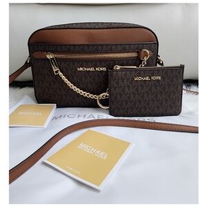 MICHAEL Michael Kors Jet Set Signature Crossbody bag w/ Dustbag/Coinpouch